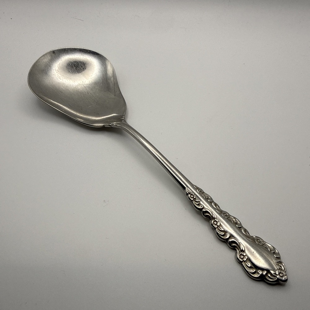 Oneida Shelley‎ Heirloom Casserole Serving Spoon Stainless 8 3/4 In Cube Mark